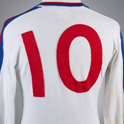 tony_currie_1978_england_match_worn_shirt_f.jpg