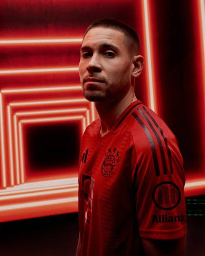 bayern_munich_2024_25_adidas_home_kit_b.jpeg