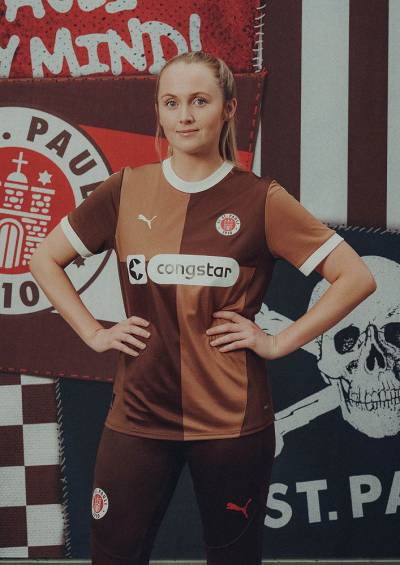 st_pauli_24_25_puma_home_kit_c.jpeg