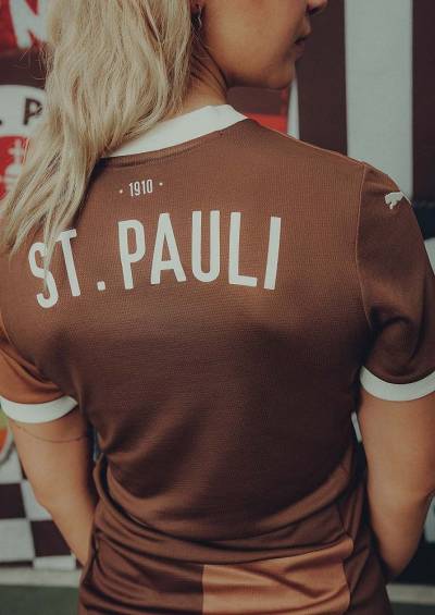 st_pauli_24_25_puma_home_kit_d.jpeg