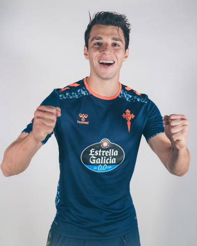 celta_de_vigo_24_25_hummel_away_kit_a.jpg