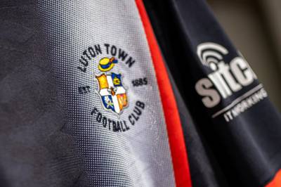 luton_town_24_25_umbro_away_kit_f.jpg