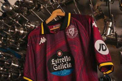 real_valladolid_24_25_kappa_third_kit_d.jpg