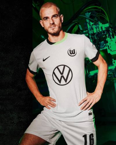 vfl_wolfsburg_24_25_nike_third_kit_c.jpg