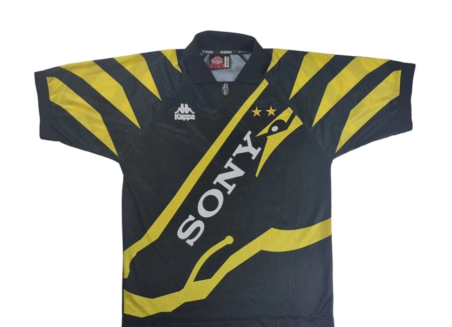 Juventus 1995/96 Kappa Third Shirt